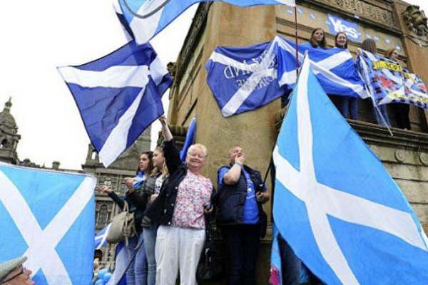 Escocia ya advirtioacute que aspira a la independencia para quedarse en la UE