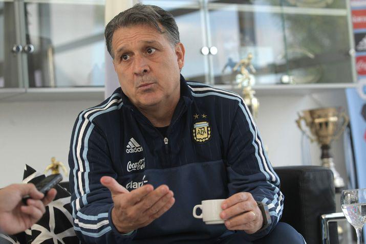 Martino seguiraacute como DT de la Seleccioacuten Argentina