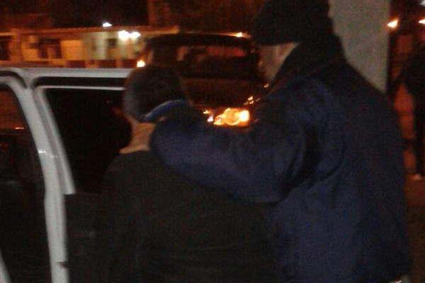 Municipal administraba un grupo de oferta de sexo en Facebook