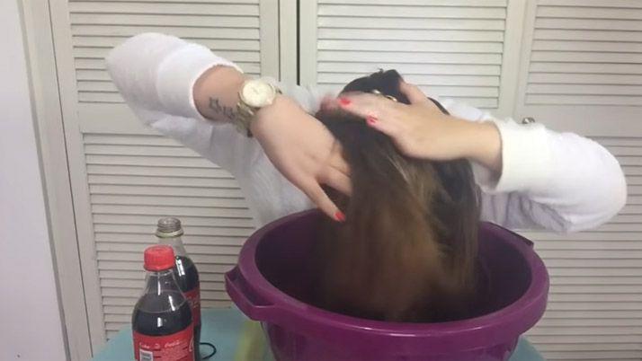 Increiacuteble- beneficios de lavar tu cabello con Coca Cola
