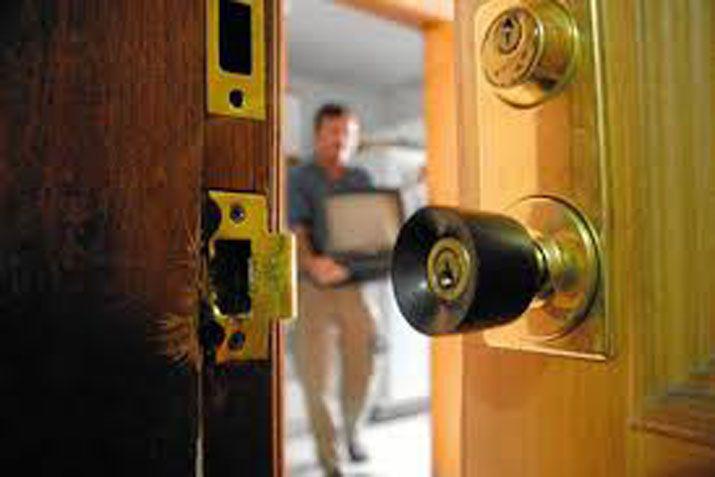 Roban electrodomeacutesticos de la casa del intendente de San Pedro de Guasayaacuten