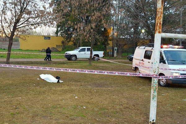 En un brutal crimen un joven fue asesinado de al menos 48 puntildealadas