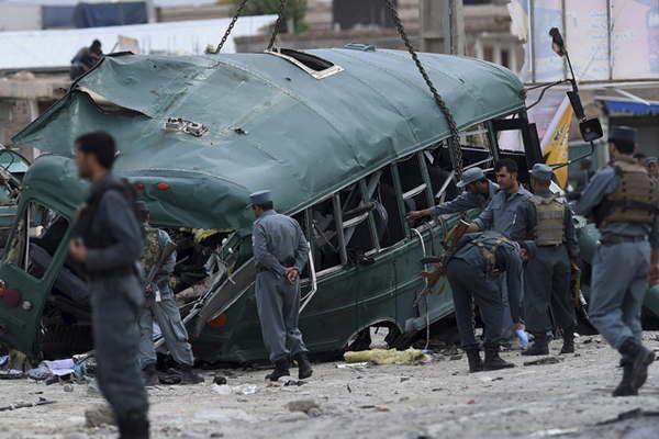Al menos 38 muertos y 40 heridos en un doble atentado suicida en Kabul