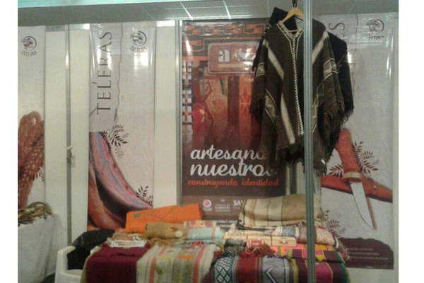 Artesanos santiaguentildeos fueron distinguidos en la Fiesta del Poncho