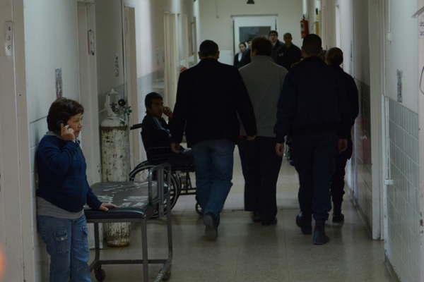 Preocupa la pierna derecha en Carmen Oviedo