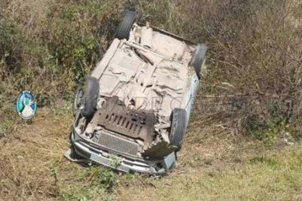 Violento vuelco de una santiaguentildea en la provincia de Catamarca