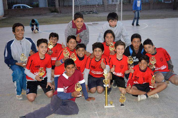 Chacarita campeoacuten en el Torneo de Fuacutetbol Infantil organizado por el CIC San Carlos
