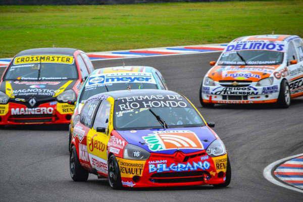 Amadiacutes Farina volveraacute a correr con el auto que lo llevoacute al triunfo