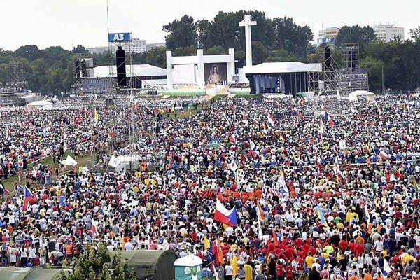 Maacutes de 6000 argentinos esperan al Papa en Cracovia