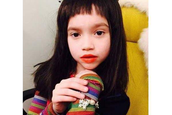 La hija de Sofiacutea Gala ya se perfila como una futura diva  