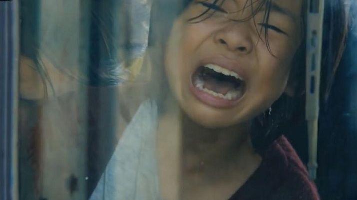 Miraacute el imperdible trailer de la peliacutecula de zombies que es furor en Corea