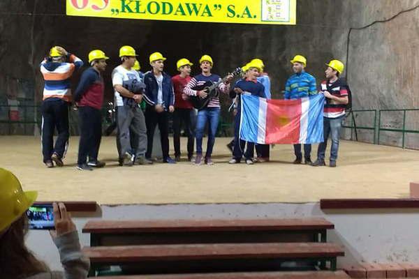 Decenas de joacutevenes santiaguentildeos participan de la Jornada Mundial de la Juventud en Cracovia