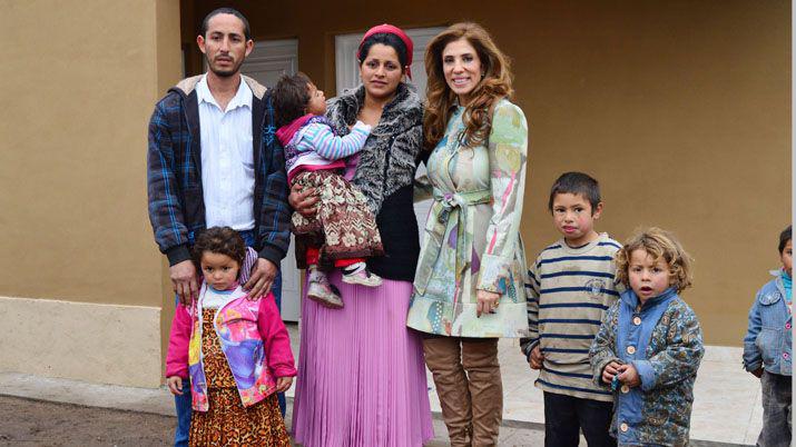 Entregan módulos habitacionales en La Banda