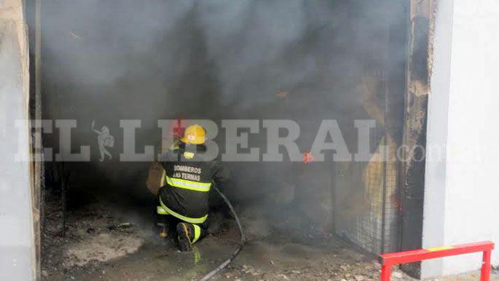 Bomberos de Las Termas dieron su informe sobre el incendio de la Feria del Riacuteo