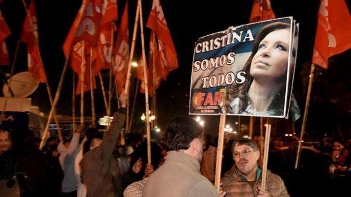 Cristina llegoacute esta noche a Buenos Aires
