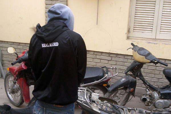 Un joven terminoacute tras las rejas por el robo de una motocicleta y aseguran que integrariacutea una banda