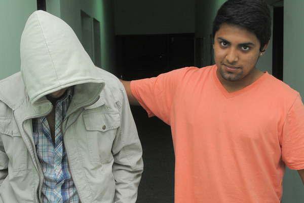 Duentildeo frustroacute robo del esteacutereo y forzoacute la huida del ladroacuten