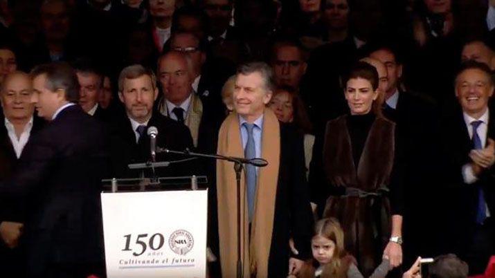 El Gobierno se acerca al campo y Macri va a La Rural