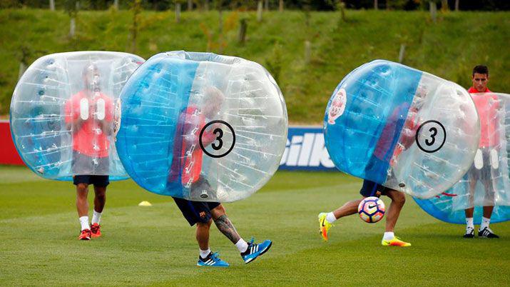 Miraacute el divertido entrenamiento de Messi y los jugadores del Barcelona