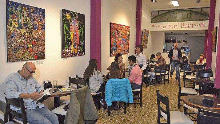 Un cafeacute y un libro en un mundo de utopiacuteas