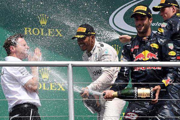 Lewis Hamilton desatoacute el carnaval 