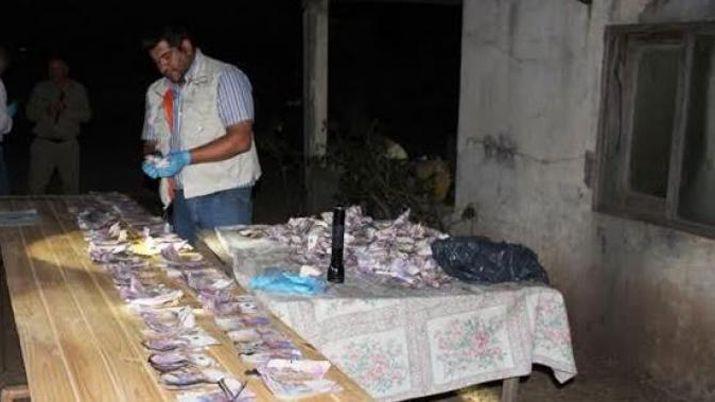 Hallan una bolsa con medio milloacuten de pesos que deciacutea Esto es para la policiacutea