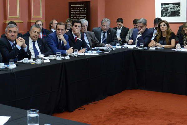 Coparticipacioacuten- el Gobierno de la Nacioacuten giraraacute este antildeo 37 mil millones a todas las provincias