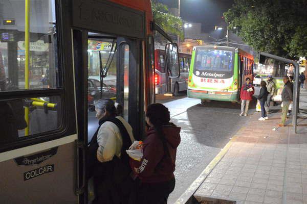 Cambian nuevamente la disposicioacuten de algunas paradas de colectivo en el centro
