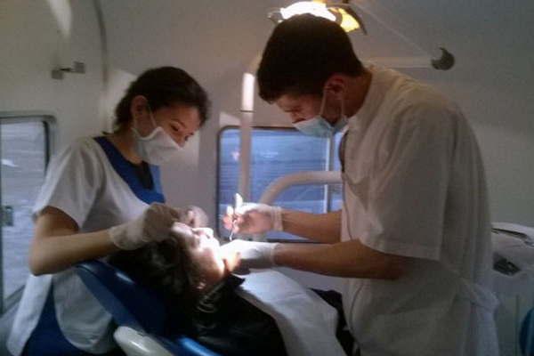 Sigue la campantildea para prevenir el caacutencer bucal