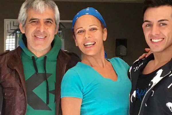 Peteco bailoacute y cantoacute para Calabroacute