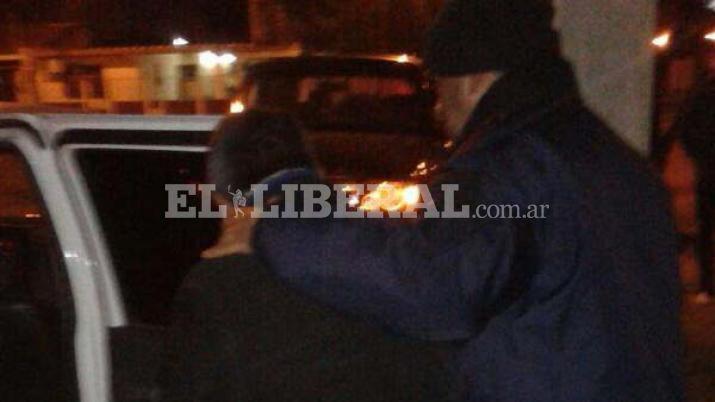 Detenidos por golpear salvajemente a una mujer