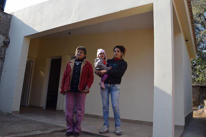 Inauguraron viviendas sociales en Los Juriacutees