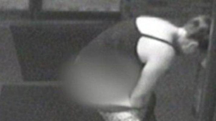 Una mujer dio a luz en la puerta del hospital