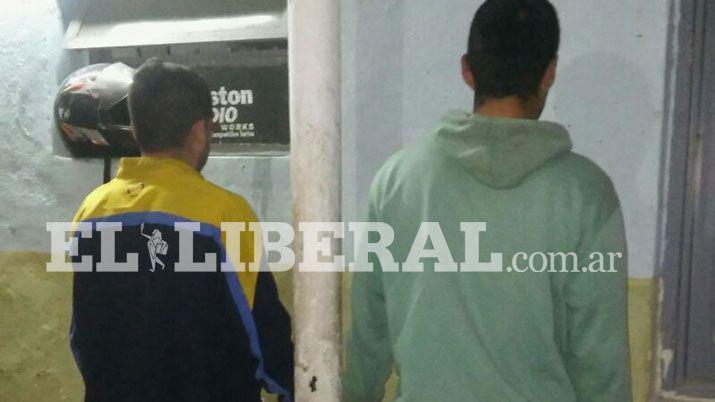 Detienen a motochorros tras arrebatar una cartera con 3 mil pesos