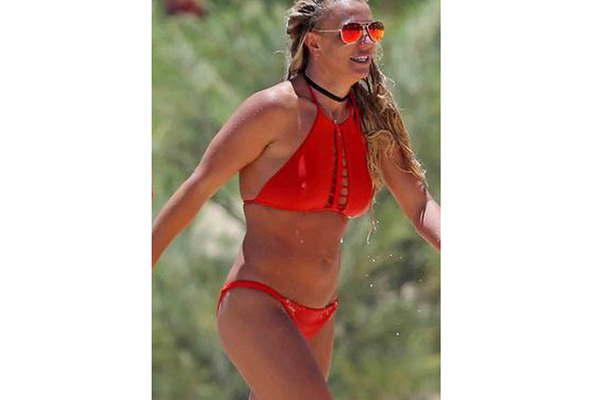 La diva Britney Spears presume con su cuerpo