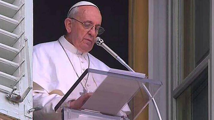 El papa Francisco reiteroacute su solidaridad a las viacutectimas de la guerra en Siria durante el rezo del Aacutengelus dominical