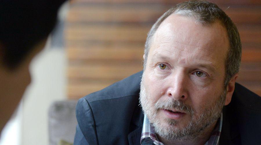 Martiacuten Sabbatella fue escrachado en el aeropuerto de Santiago