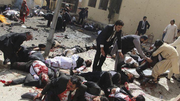 Atentado en un hospital de Pakistaacuten- 70 muertos y maacutes de 100 heridos
