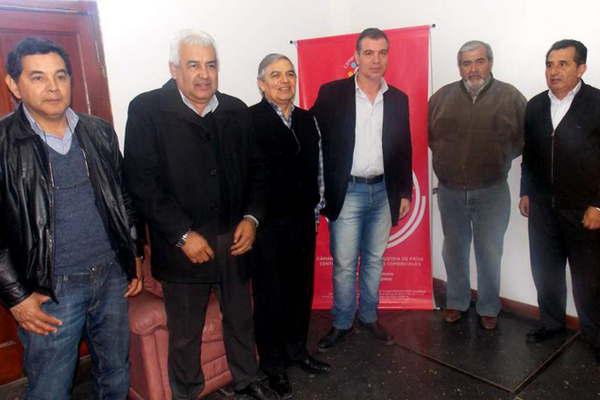 Comerciantes de Friacuteas apoyan proyecto del descanso dominical para los mercantiles
