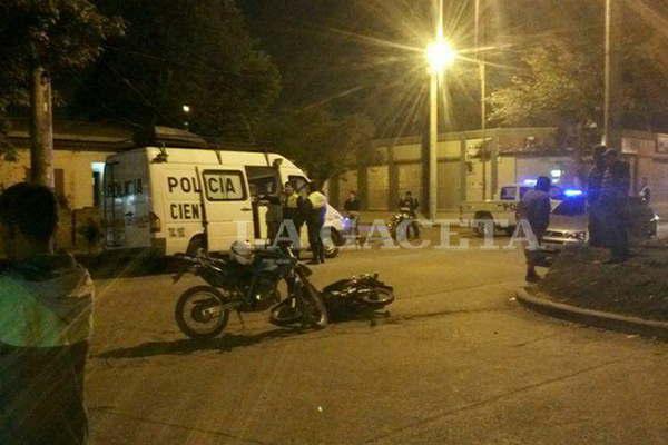 Quisieron asaltar a un policiacutea pero terminaron baleados y detenidos