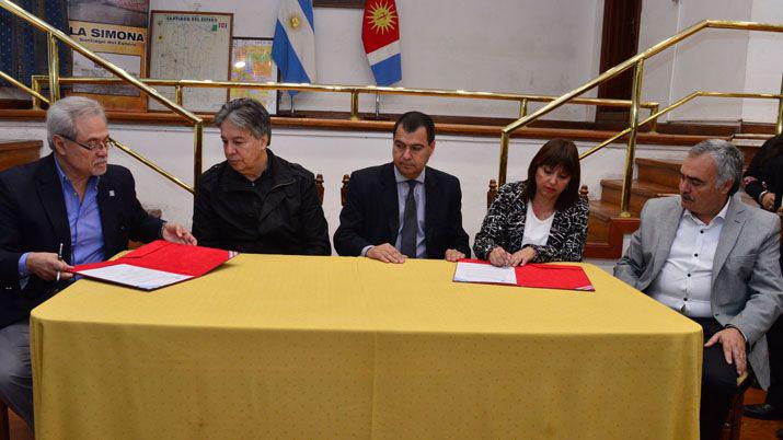Provincia y Servicio Geológico Minero firmaron convenios