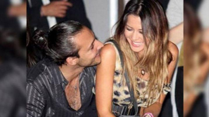 Farintildea sospecha que Karina Jelinek le roboacute 300 mil doacutelares