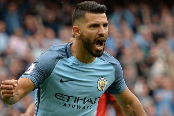 Aguumlero marcoacute en el triunfo de Manchester City