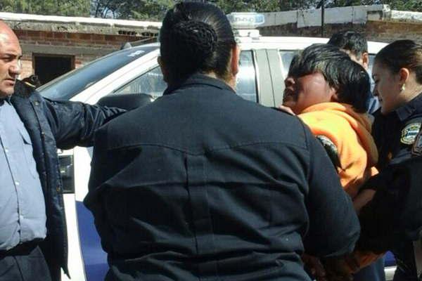 Una mujer que ya habiacutea intentado matar a su hija ahora atacoacute con machete a su mad