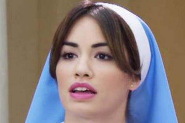 Lali Espoacutesito compite con Moiseacutes por un premio  en Corea 