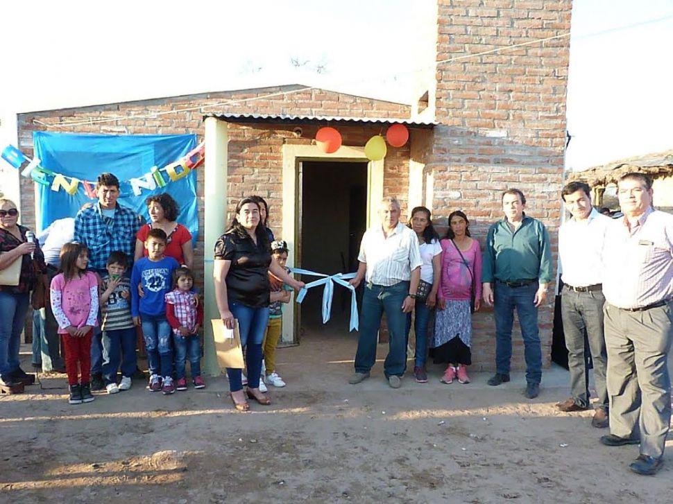 Familias de Sotelo y Quenti Taco Dpto  Riacuteo Hondo recibieron viviendas sociales