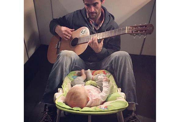 La hija de Marcela Kloosterboer disfruta del momento musical con su padre  