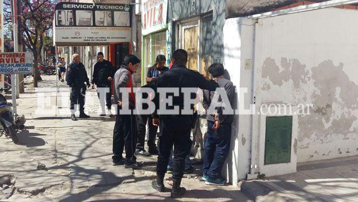 El acusado fue reducido por la policía