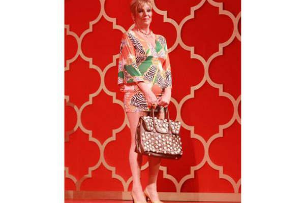 Noemiacute Alan- Hoy las chicas se hacen famosas por los escaacutendalos