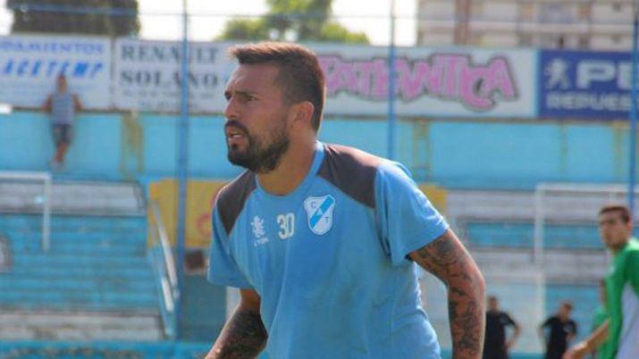 Esposa de un futbolista amenazoacute a una botinera que chateaba con eacutel